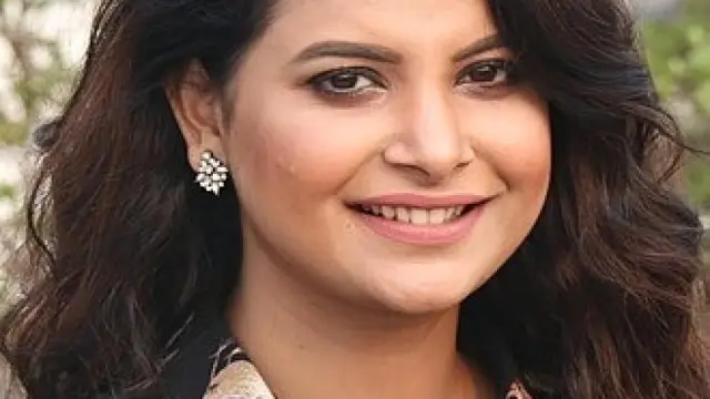 দেশটা কারো বাপের সম্পত্তি না: শবনম ফারিয়া