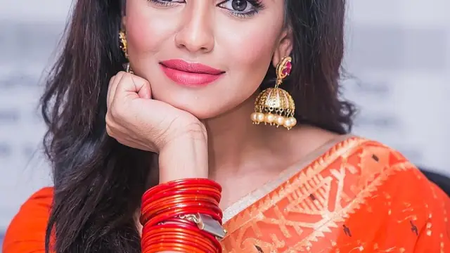 ‘মানুষ অনেক কিছু বলবে’— কেন বললেন নুসরাত ফারিয়া