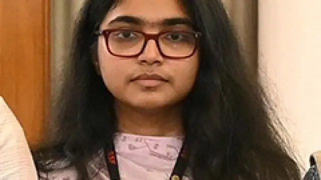 তাসনিম জারার আরও দরকার ১৫০০ স্বাক্ষর
