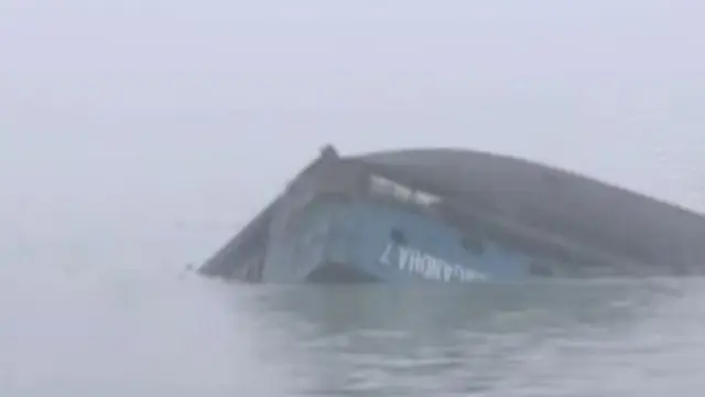 মেঘনায় দুর্ঘটনায় যাত্রীবাহী মহারাজ-৭