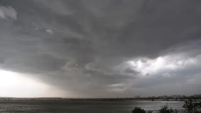ঈদের দিন সারা দেশে কালবৈশাখী ঝড়ের আভাস