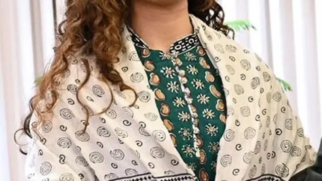 খালেদা জিয়ার স্বাধীনতা পুরস্কার গ্রহণ করলেন নাতনি জাইমা রহমান