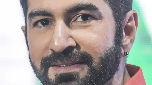 পর্দায় ফিরছেন জিৎ, পিছিয়ে গেল দেবের সিনেমা