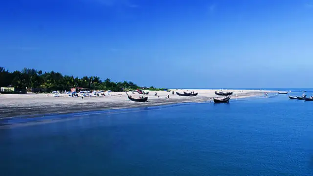 ৭ জেলার নদীবন্দরে সতর্কসংকেত