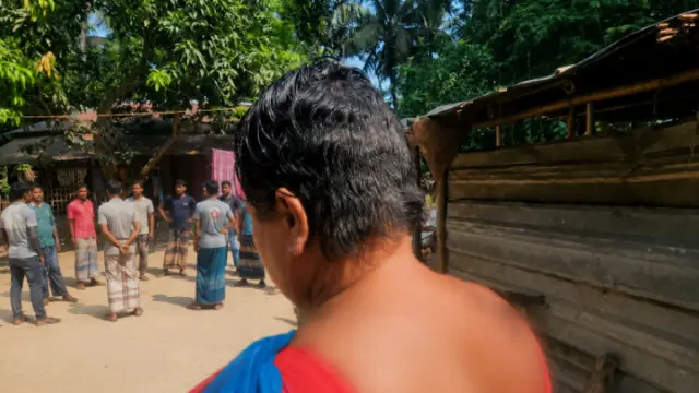 পরকীয়ার অভিযোগে নারীর চুল কেটে শরীরে মরিচের গুঁড়া ছিটানোর অভিযোগ