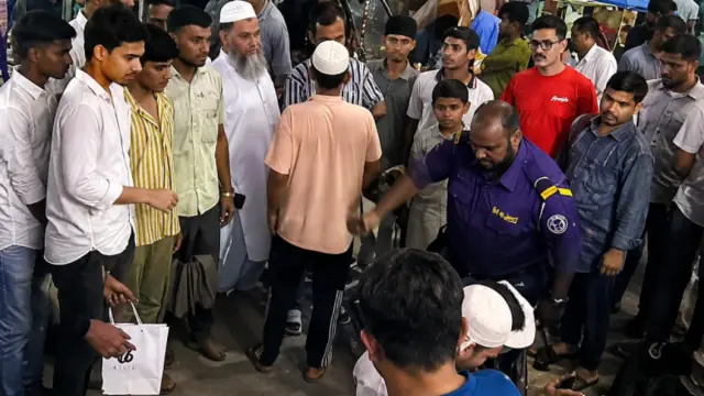 পথশিশুকে মারধরে আটক নিরাপত্তাকর্মী