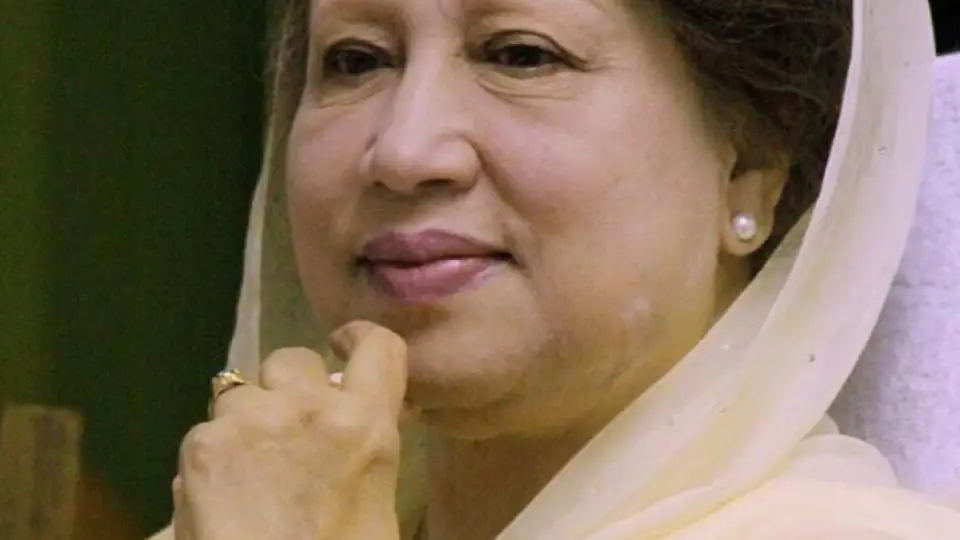 রাত থেকেই সংসদ ভবন এলাকায় নেতাকর্মীদের ভিড়