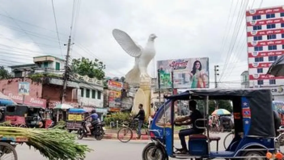 শৈলকুপায় সড়ক নির্মাণে অনিয়মের অভিযোগ