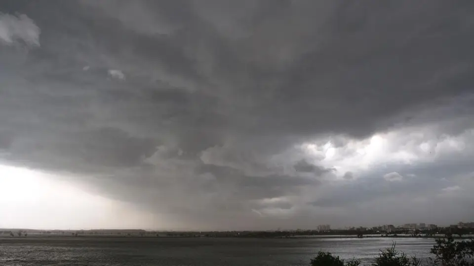 ঈদের দিন সারা দেশে কালবৈশাখী ঝড়ের আভাস