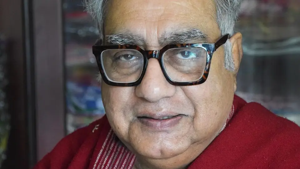 প্রিয় খাবার ‘গরুর মাংস’ বলায় বিপাকে ভারতের বর্ষীয়ান অভিনেতা